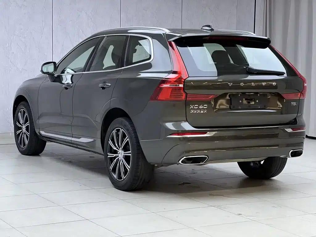 2021 Volvo XC60 T5 AWD Inscription Luxury Edition — миниатюра 12