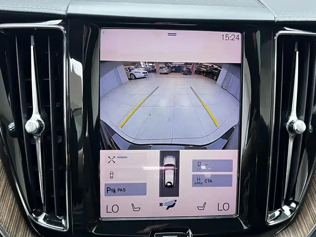2021 Volvo XC60 T5 AWD Inscription Luxury Edition — миниатюра 9
