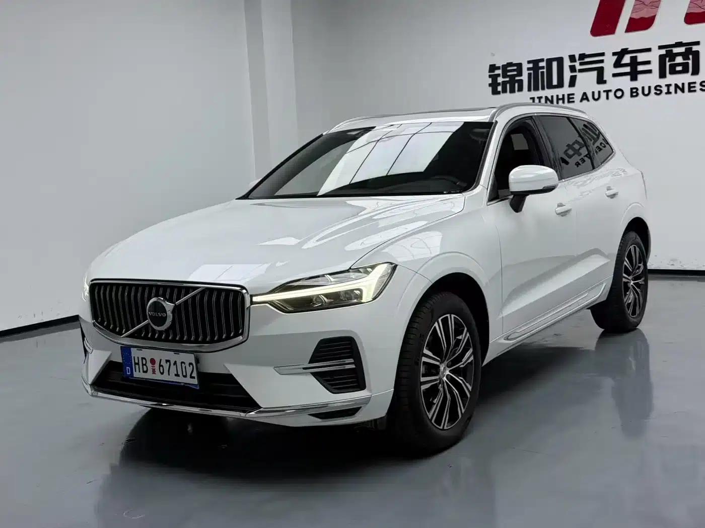 2022 Volvo XC60 B5 AWD Inscription Luxury Edition — миниатюра 1