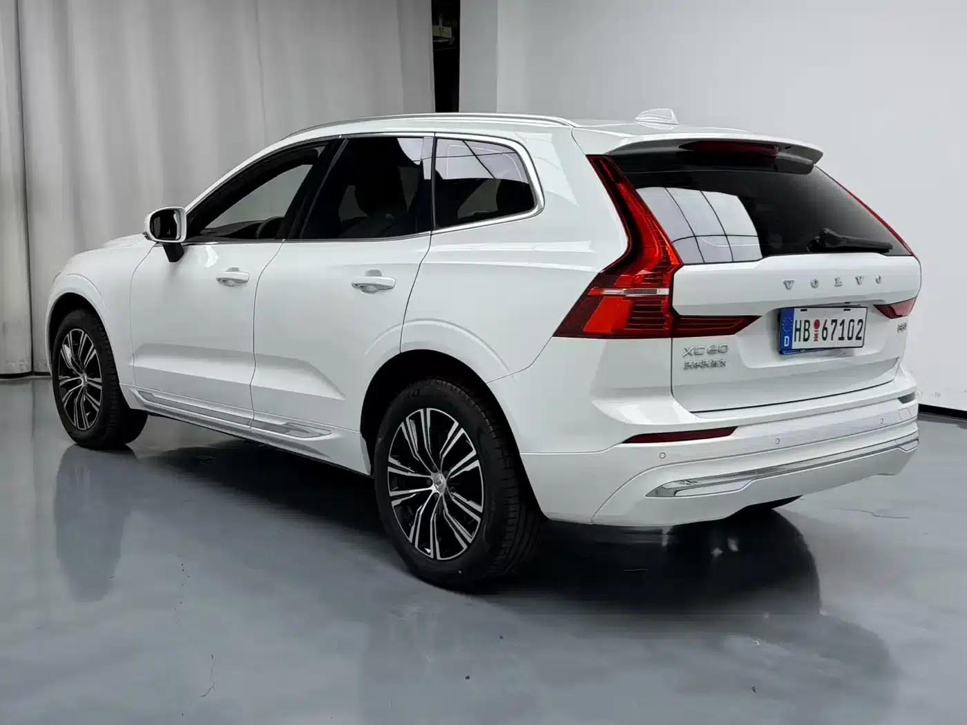 2022 Volvo XC60 B5 AWD Inscription Luxury Edition — миниатюра 12