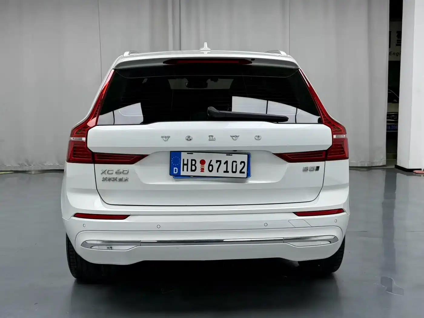 2022 Volvo XC60 B5 AWD Inscription Luxury Edition — миниатюра 13