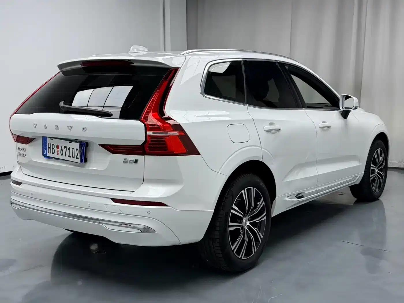 2022 Volvo XC60 B5 AWD Inscription Luxury Edition — миниатюра 14