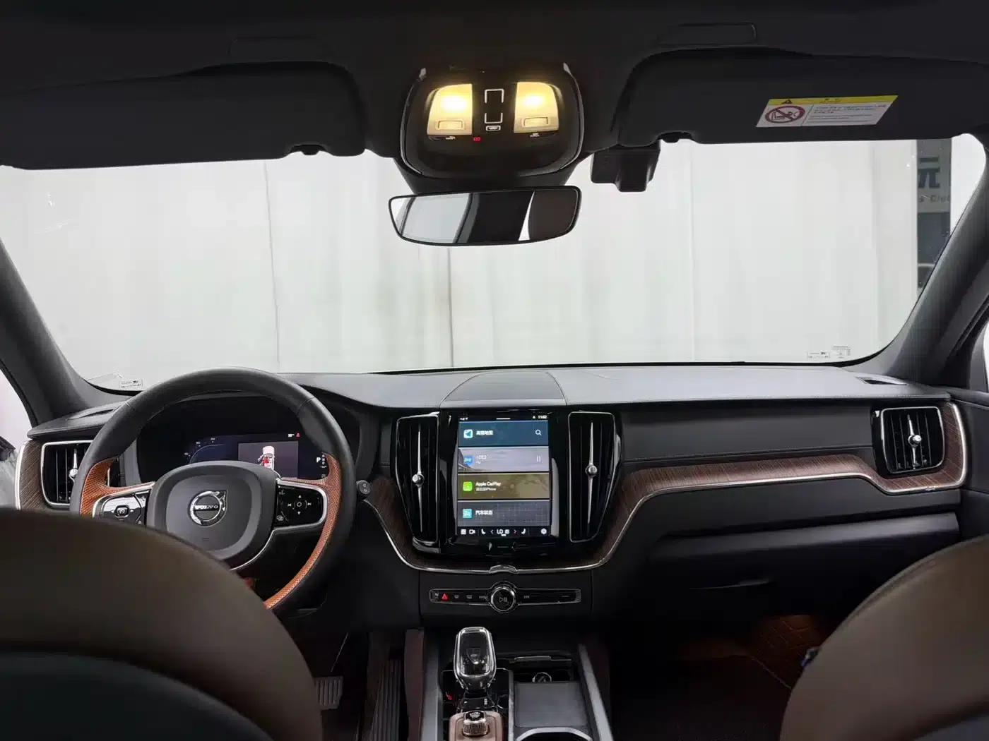 2022 Volvo XC60 B5 AWD Inscription Luxury Edition — миниатюра 6