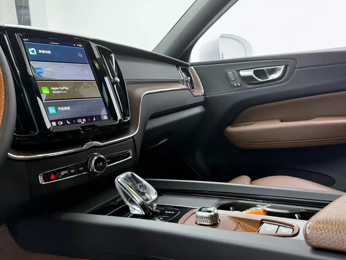 2022 Volvo XC60 B5 AWD Inscription Luxury Edition — миниатюра 7