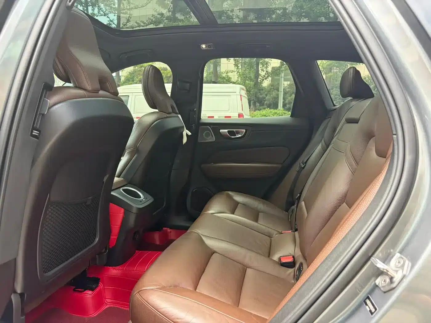 2021 Volvo XC60 T5 AWD Inscription Sport Edition — миниатюра 7