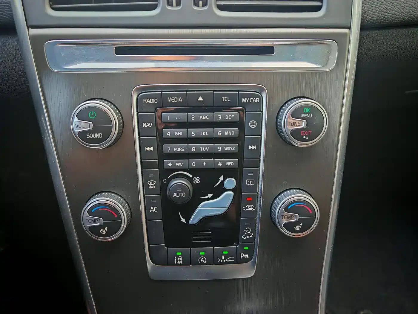 2015 Volvo XC60 T5 AWD Smart Edition — миниатюра 15