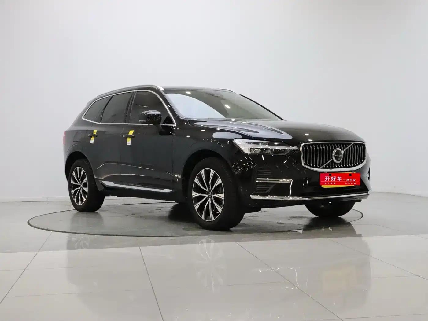 2023 Volvo XC60 B5 AWD Inscription Luxury Edition — миниатюра 6