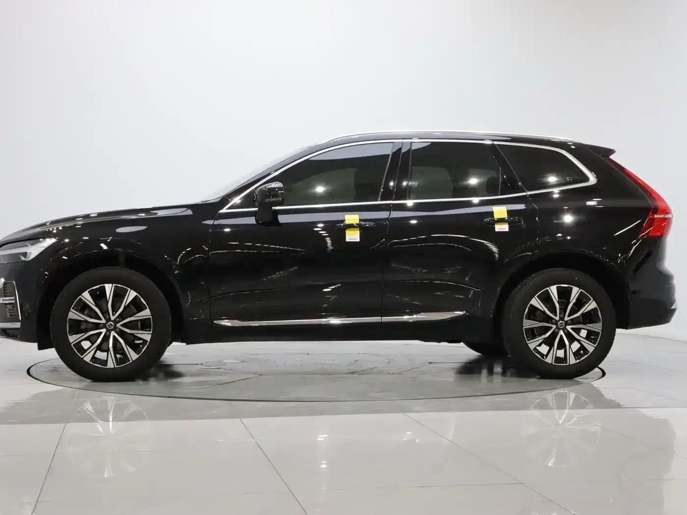 2023 Volvo XC60 B5 AWD Inscription Luxury Edition — миниатюра 7