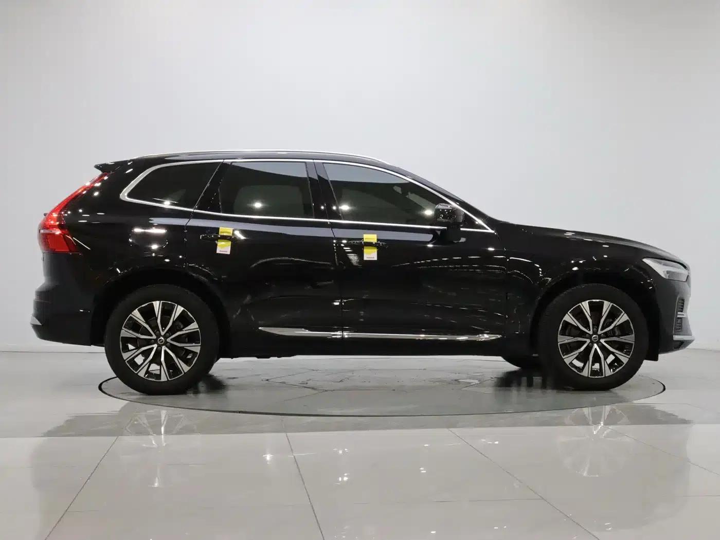 2023 Volvo XC60 B5 AWD Inscription Luxury Edition — миниатюра 8