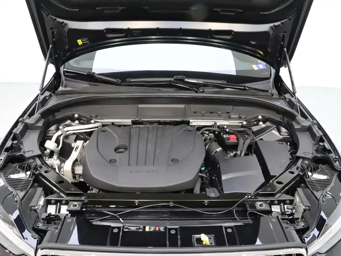 2023 Volvo XC60 B5 AWD Inscription Luxury Edition — миниатюра 10
