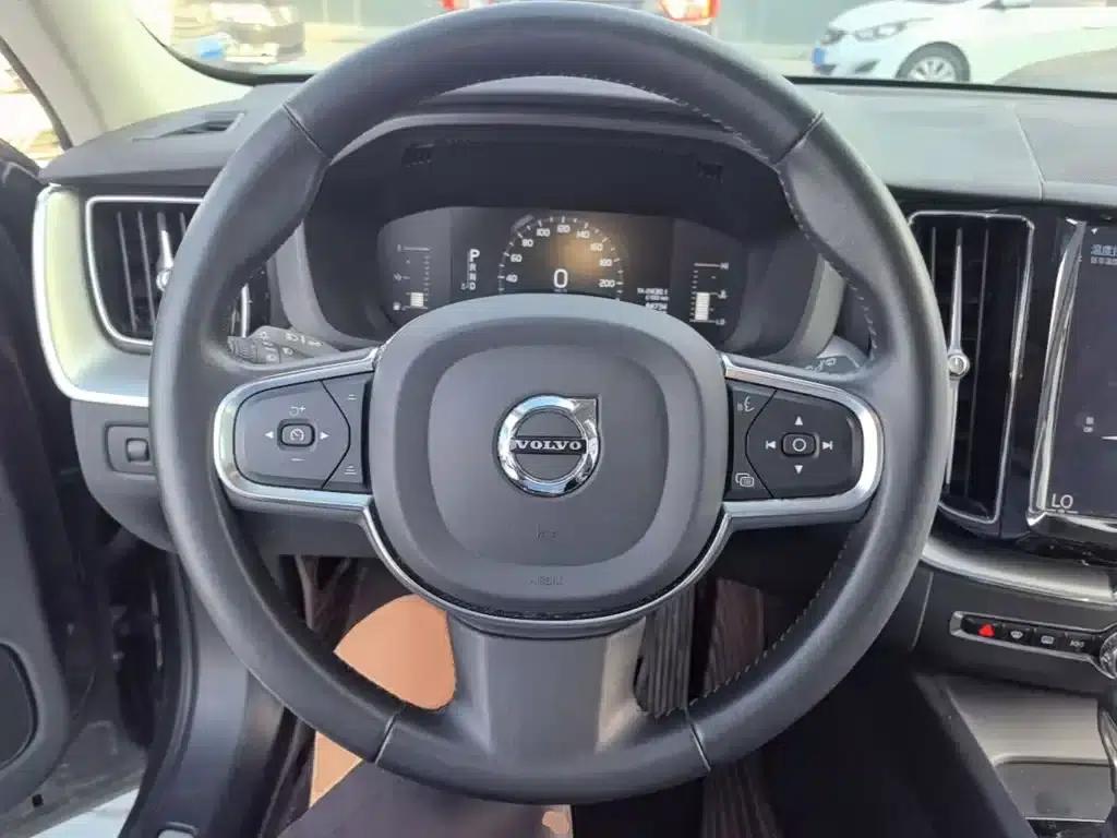 2020 Volvo XC60 T5 AWD Inscription Luxury Edition — миниатюра 11