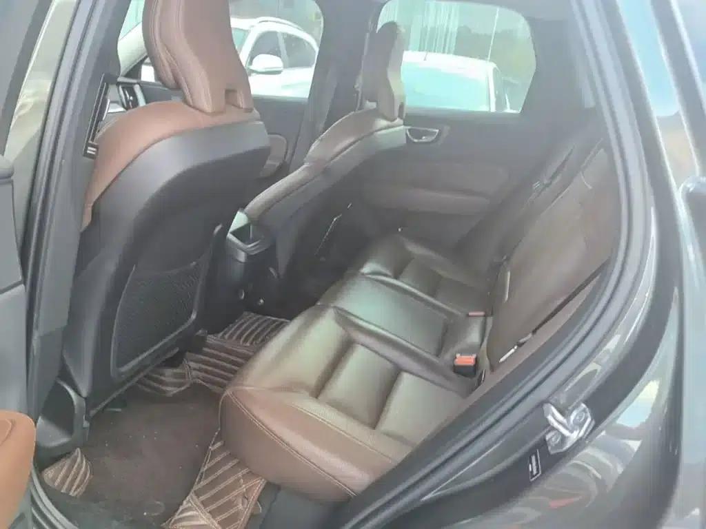 2020 Volvo XC60 T5 AWD Inscription Luxury Edition — миниатюра 17