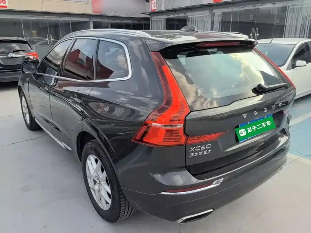2020 Volvo XC60 T5 AWD Inscription Luxury Edition — миниатюра 5