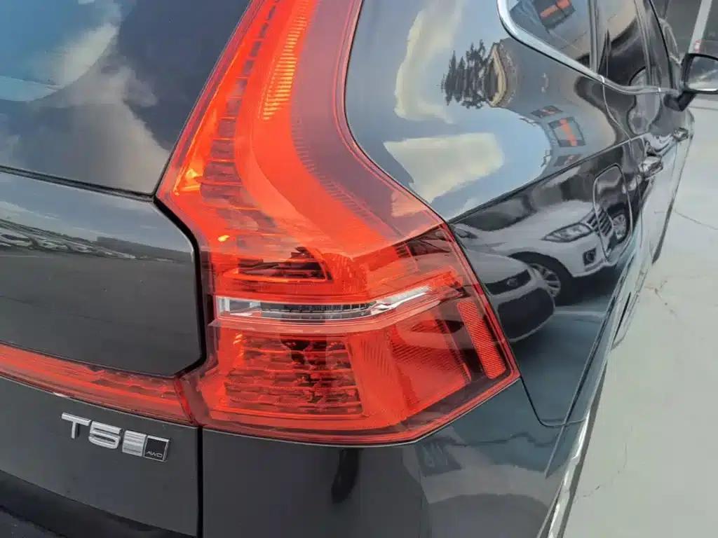 2020 Volvo XC60 T5 AWD Inscription Luxury Edition — миниатюра 8