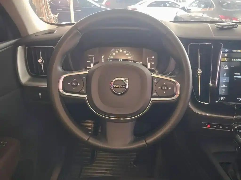 2020 Volvo XC60 T5 AWD Inscription Luxury Edition — миниатюра 11