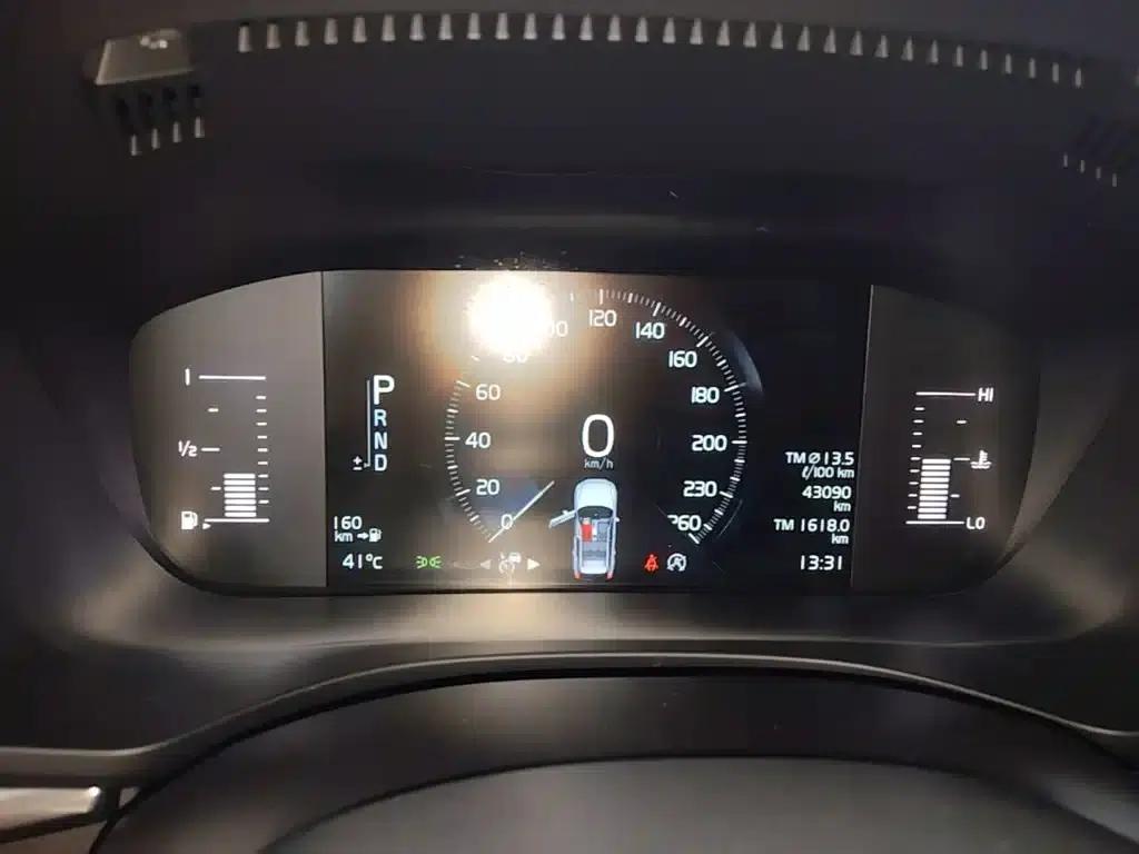 2020 Volvo XC60 T5 AWD Inscription Luxury Edition — миниатюра 12