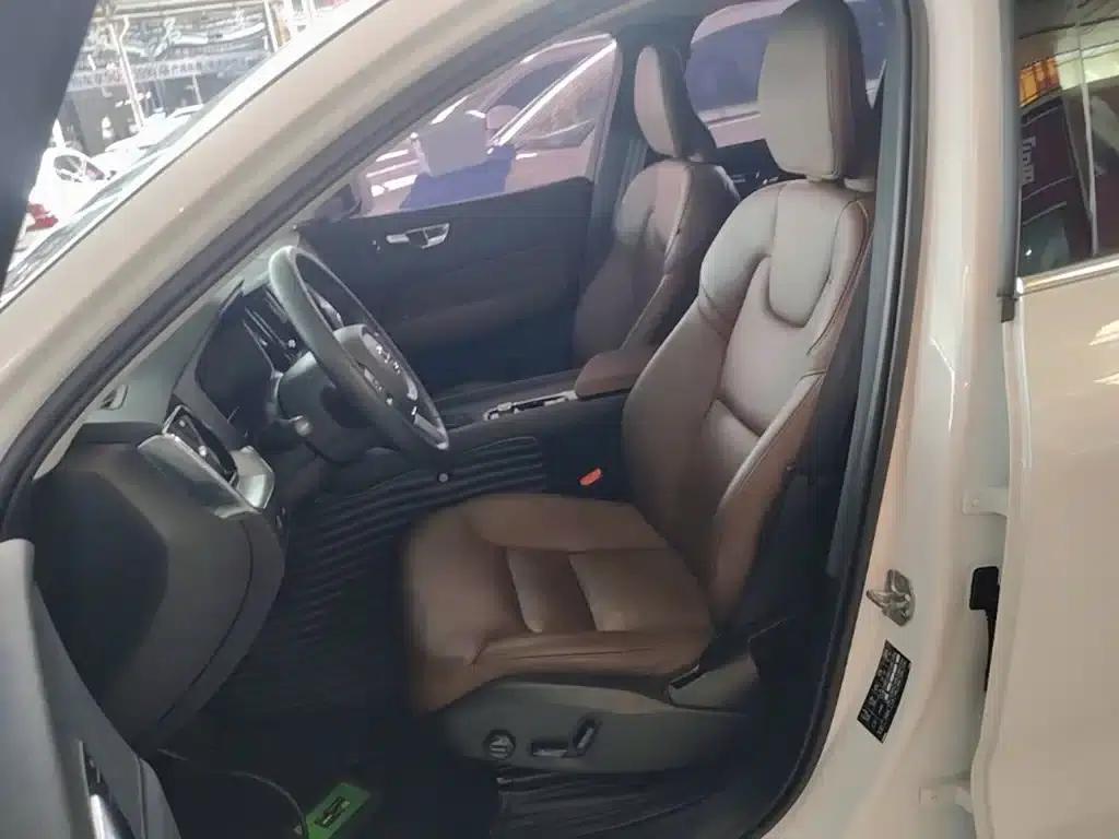 2020 Volvo XC60 T5 AWD Inscription Luxury Edition — миниатюра 15