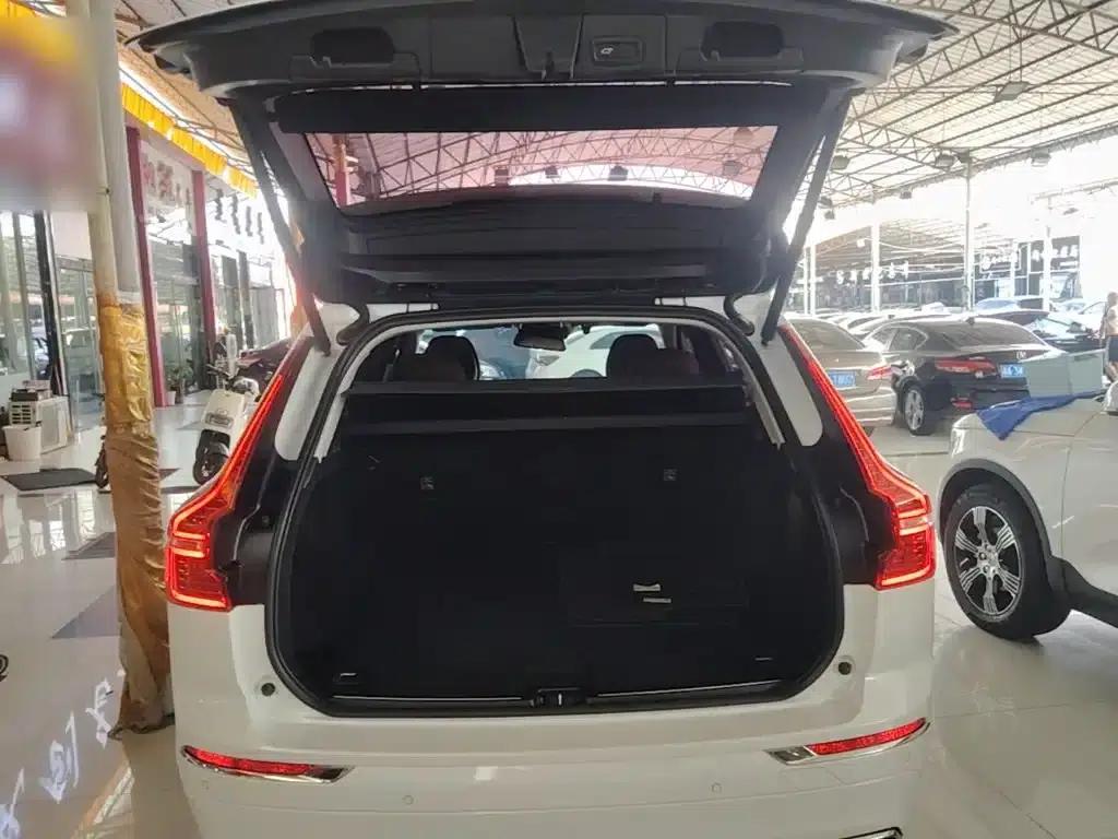 2020 Volvo XC60 T5 AWD Inscription Luxury Edition — миниатюра 19