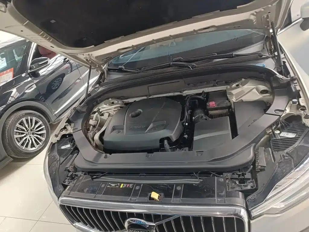2018 Volvo XC60 T5 AWD Smart Edition — миниатюра 17