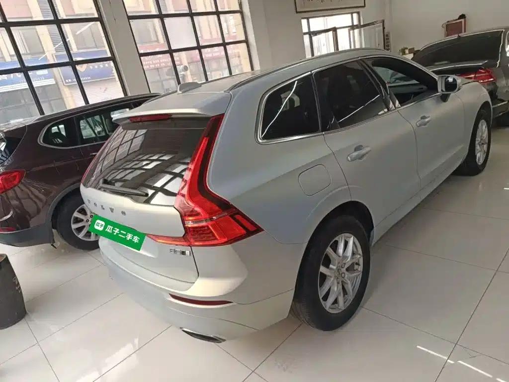 2018 Volvo XC60 T5 AWD Smart Edition — миниатюра 6