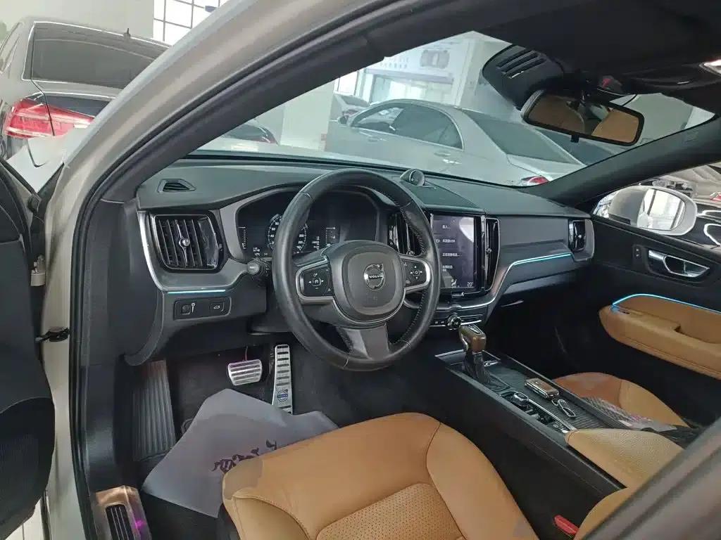 2018 Volvo XC60 T5 AWD Smart Edition — миниатюра 7