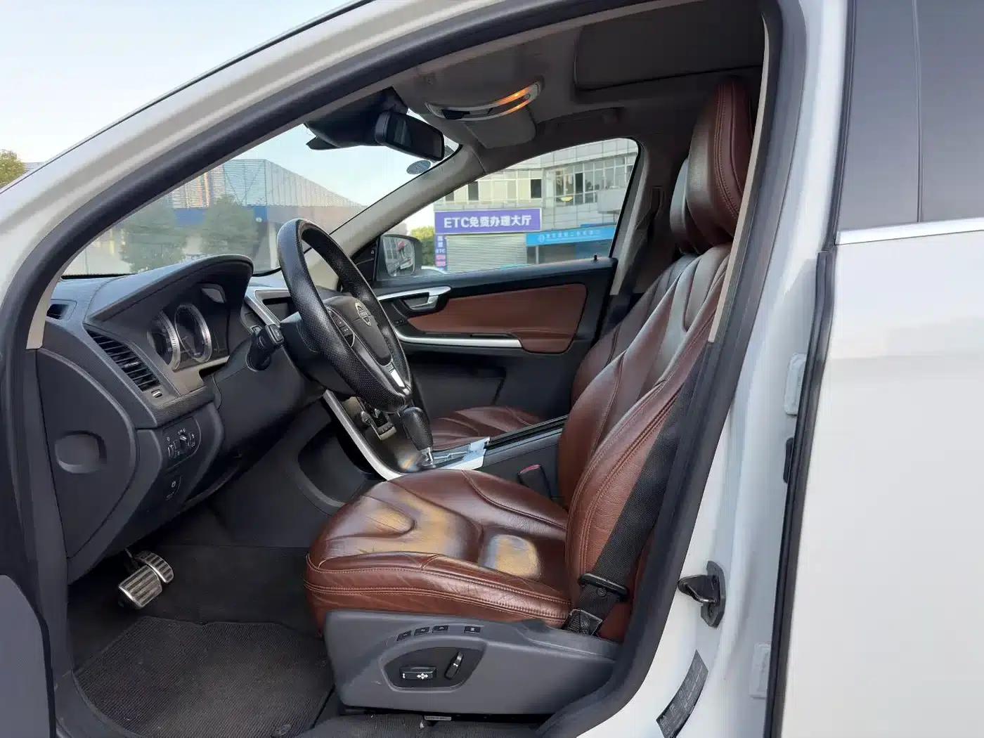 2012 Volvo XC60 (Imported) T5 Sport Edition — миниатюра 4