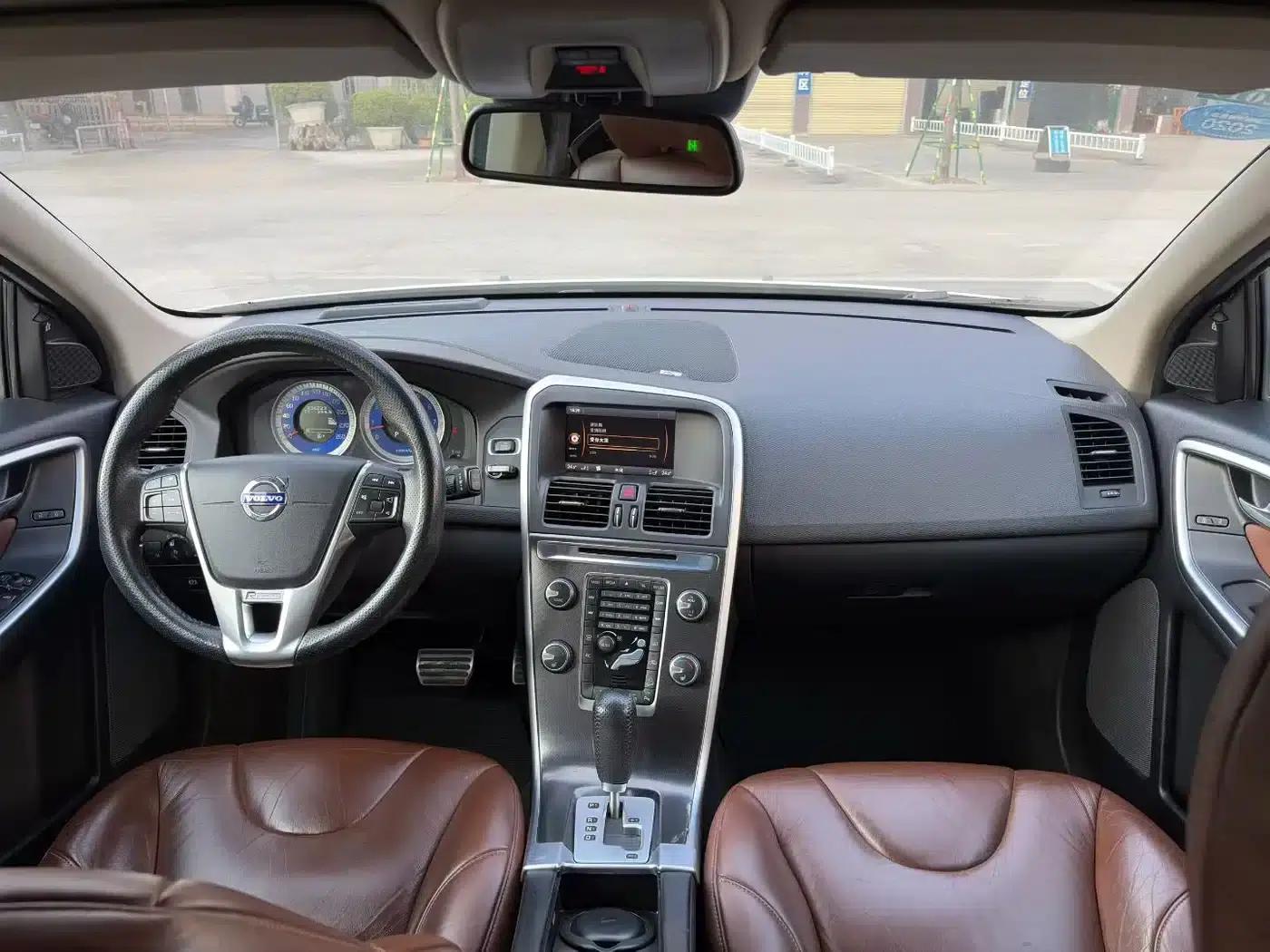 2012 Volvo XC60 (Imported) T5 Sport Edition — миниатюра 5