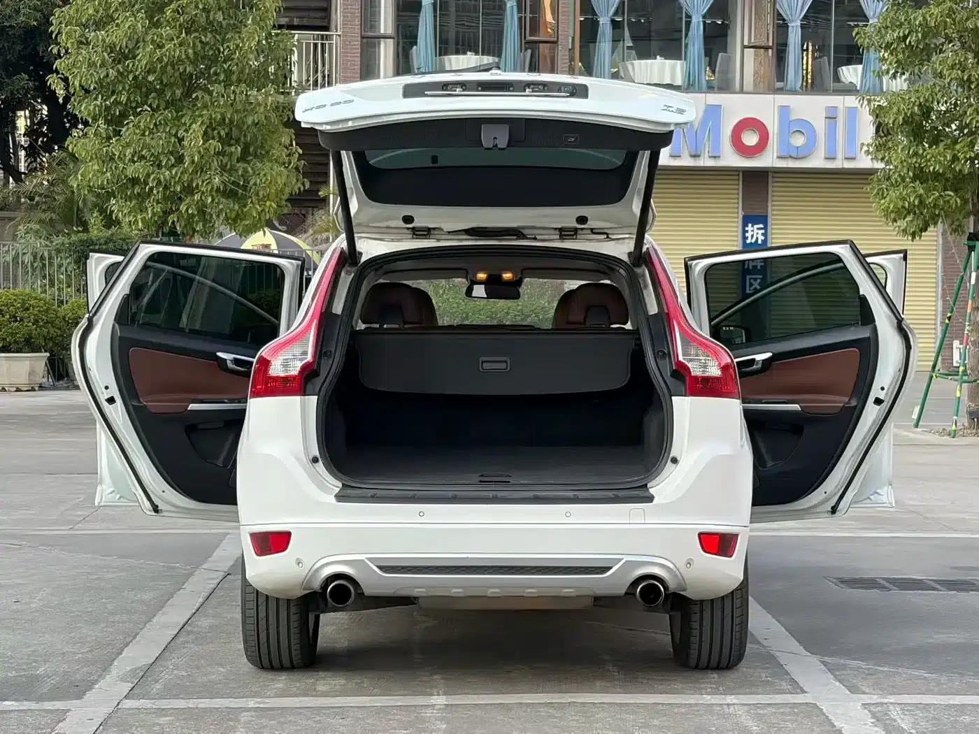 2012 Volvo XC60 (Imported) T5 Sport Edition — миниатюра 8