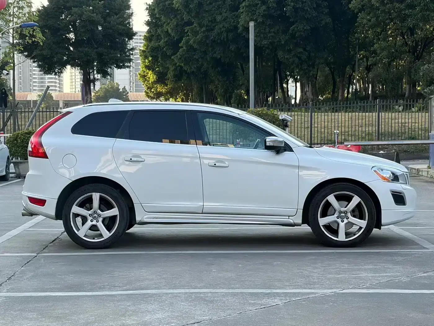 2012 Volvo XC60 (Imported) T5 Sport Edition — миниатюра 9