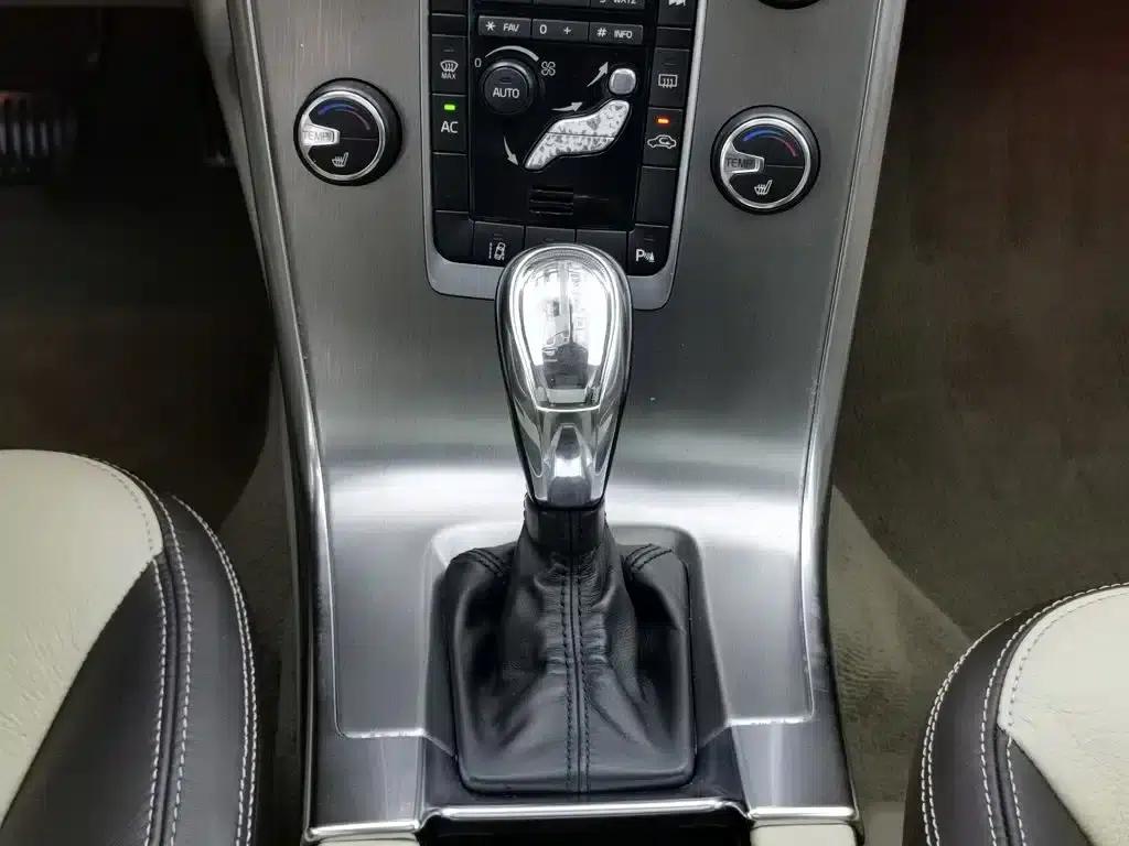 2013 Volvo XC60 Imported T5 Smart Edition — миниатюра 13