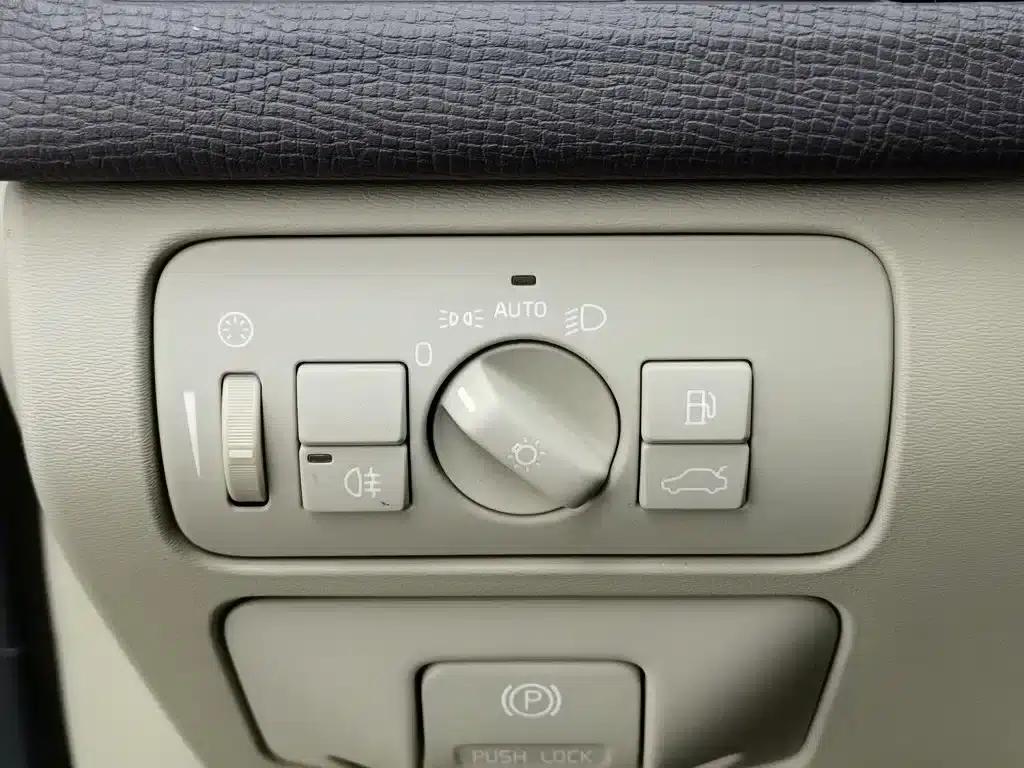 2013 Volvo XC60 Imported T5 Smart Edition — миниатюра 21