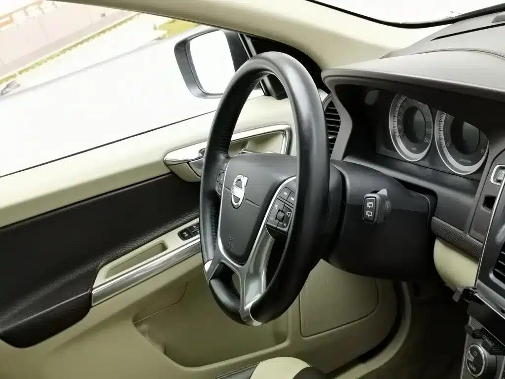 2013 Volvo XC60 Imported T5 Smart Edition — миниатюра 22