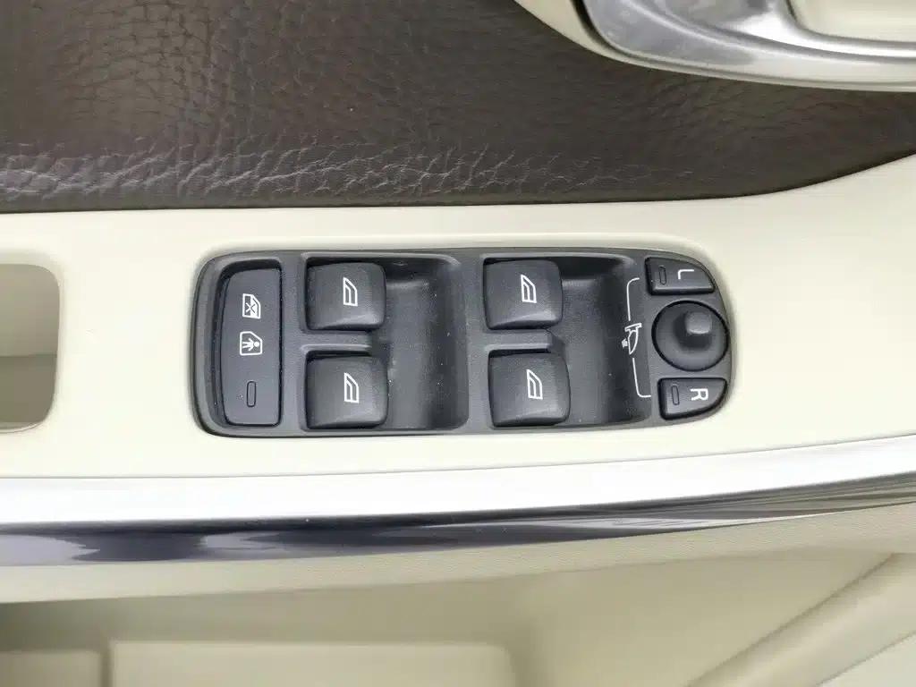 2013 Volvo XC60 Imported T5 Smart Edition — миниатюра 9