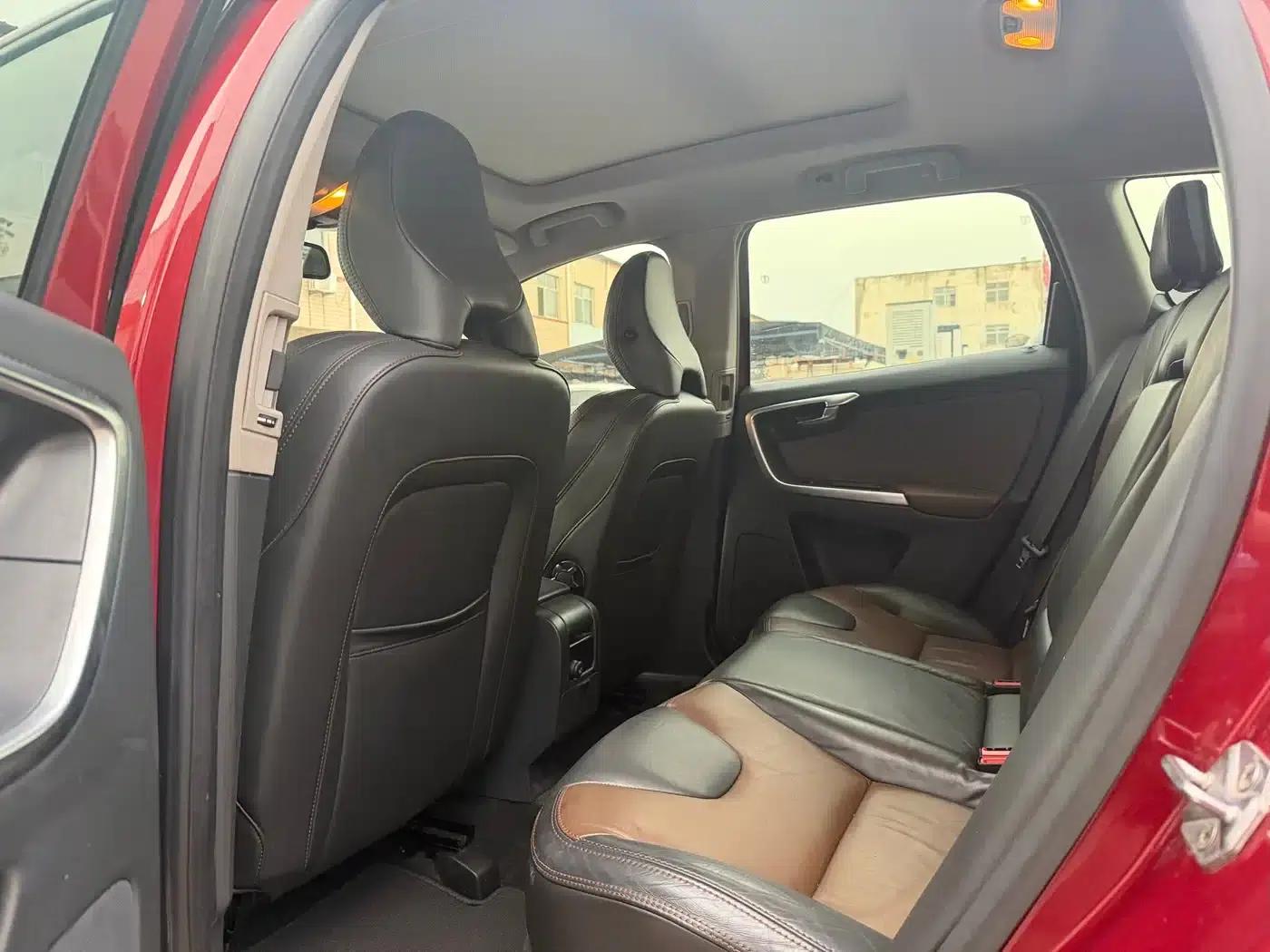 2014 Volvo XC60 Imported T6 Smart Edition — миниатюра 4