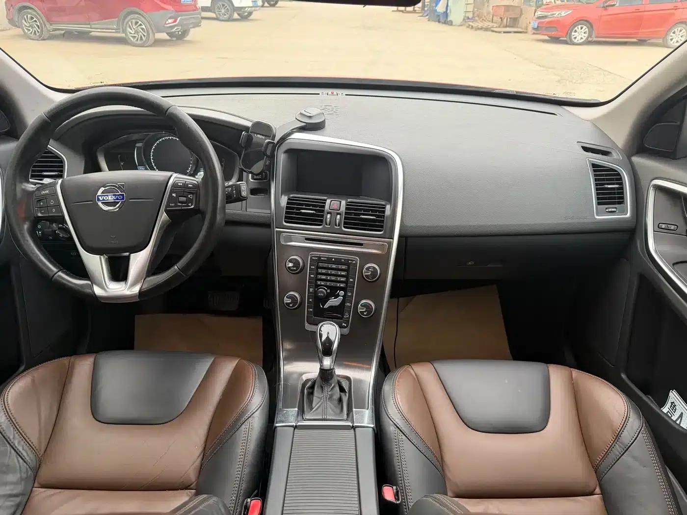 2014 Volvo XC60 Imported T6 Smart Edition — миниатюра 5