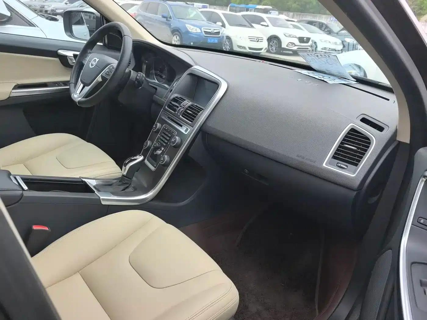 2014 Volvo XC60 Imported T5 Smart Edition — миниатюра 9