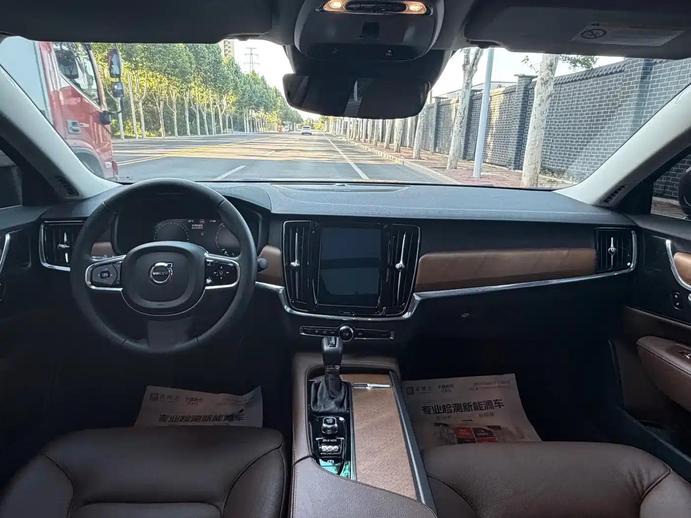 2019 Volvo S90 T5 Smart Edition — миниатюра 9