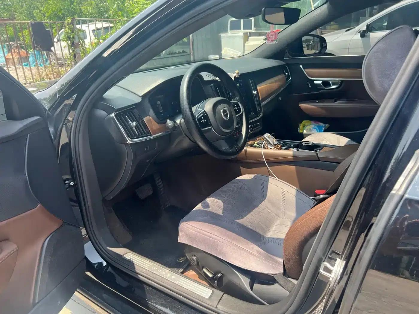 2023 Volvo S90 B5 Smart Luxury Edition — миниатюра 4