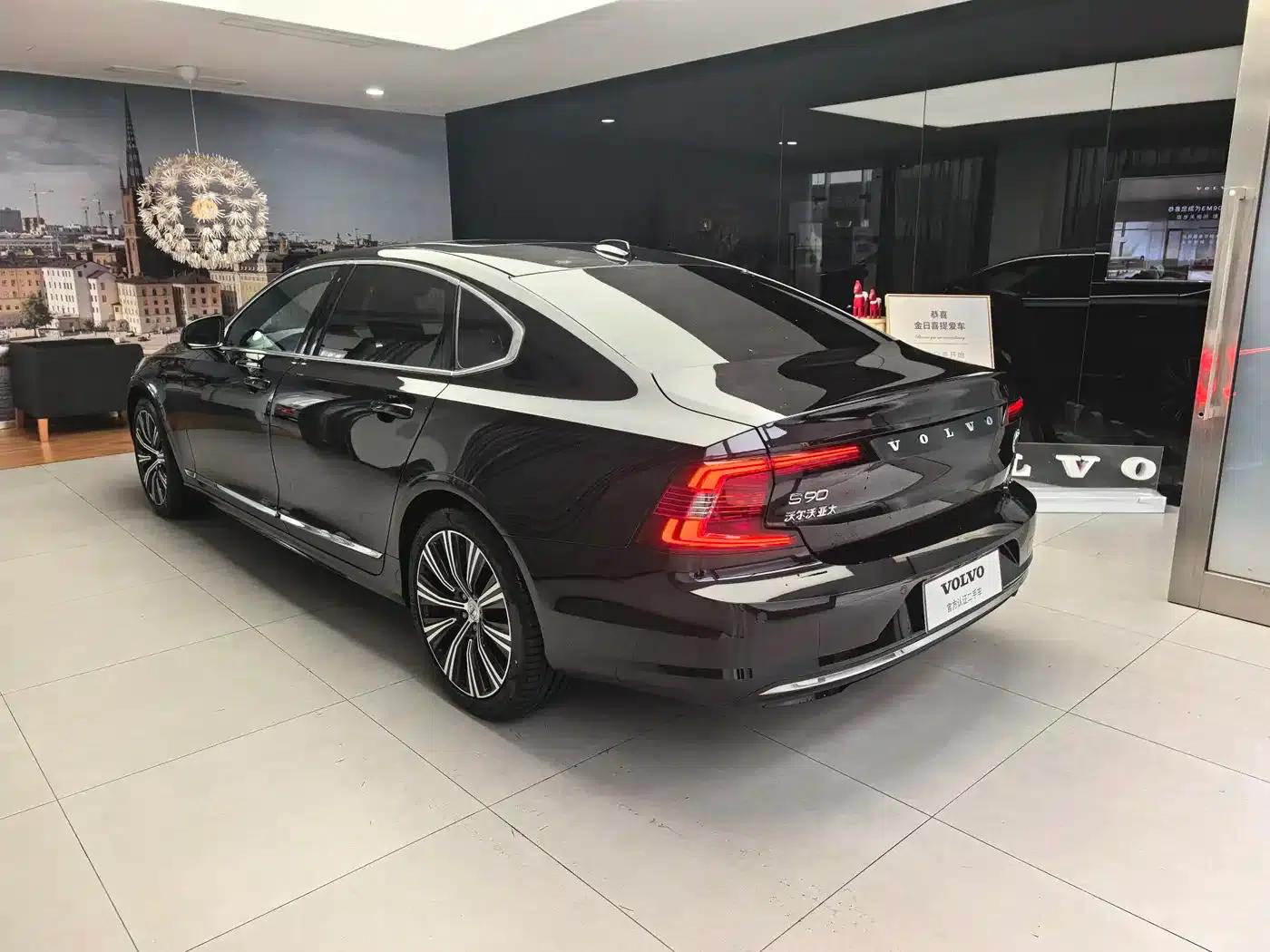 2025 Volvo S90 B5 Inscription Luxury Edition — миниатюра 16