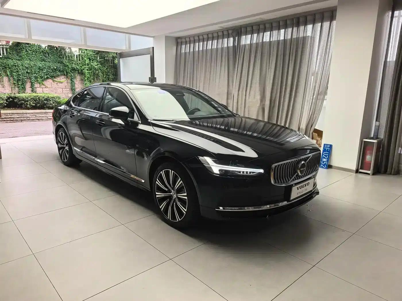 2025 Volvo S90 B5 Inscription Luxury Edition — миниатюра 3