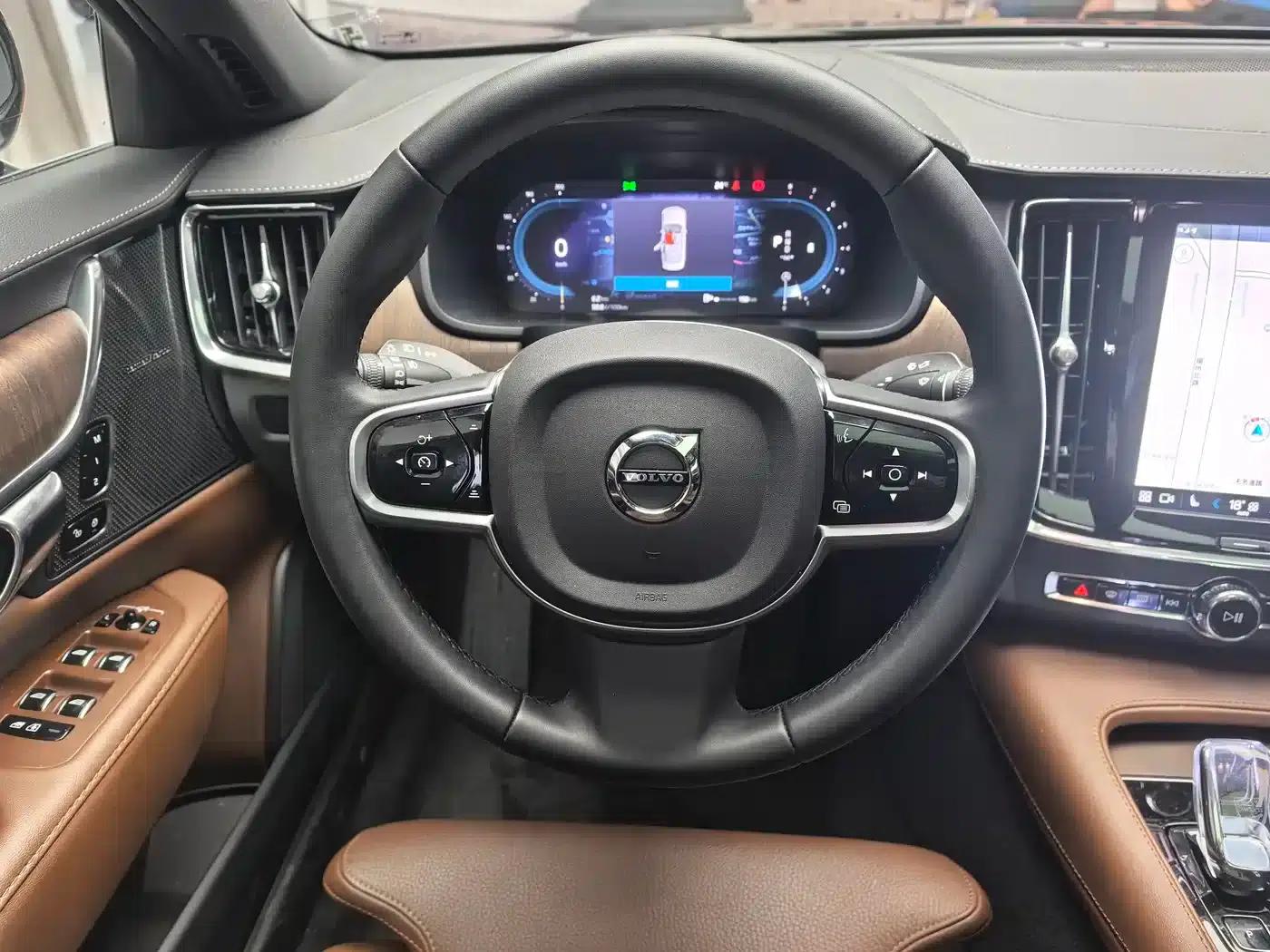 2025 Volvo S90 B5 Inscription Luxury Edition — миниатюра 4