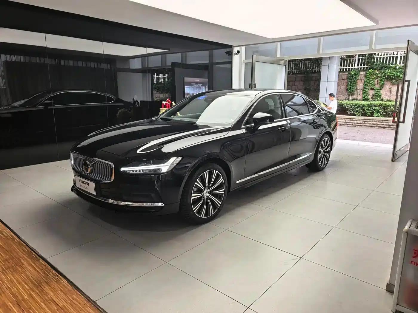 2025 Volvo S90 B5 Inscription Luxury Edition — миниатюра 1