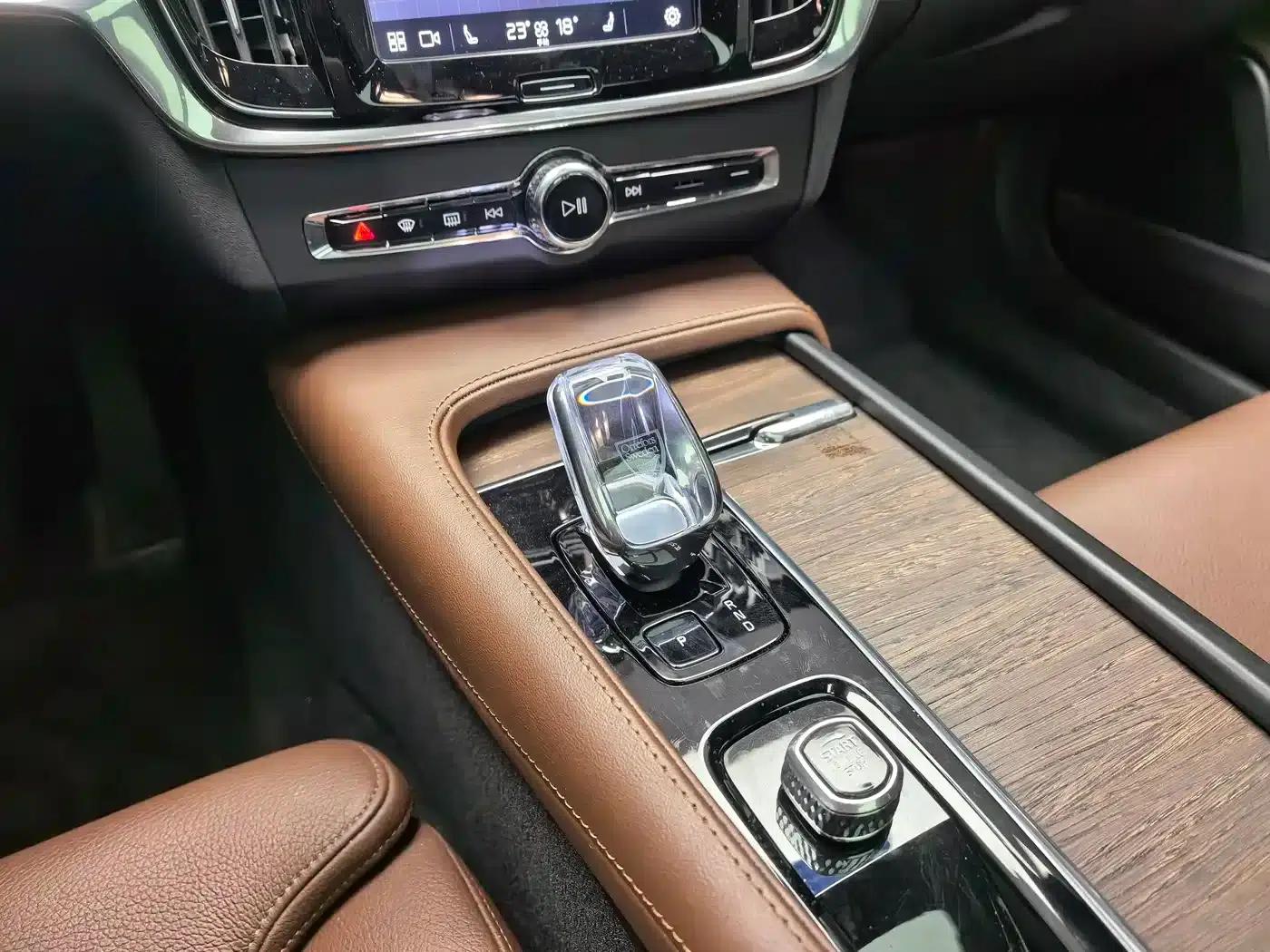 2025 Volvo S90 B5 Inscription Luxury Edition — миниатюра 11