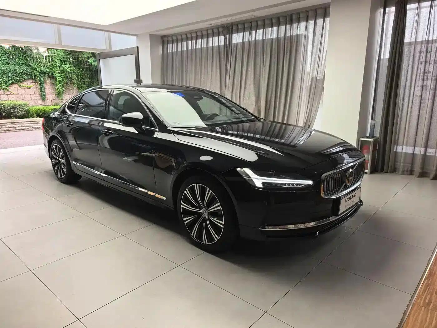 2025 Volvo S90 B5 Inscription Luxury Edition — миниатюра 3