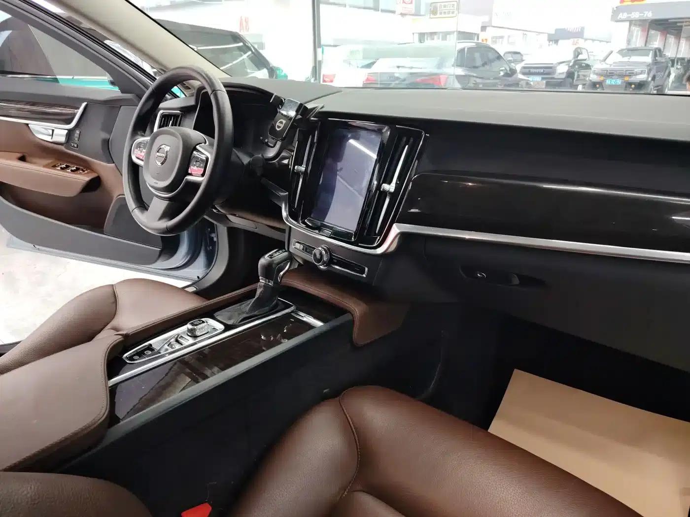 2018 Volvo S90 T4 Smart Edition — миниатюра 13