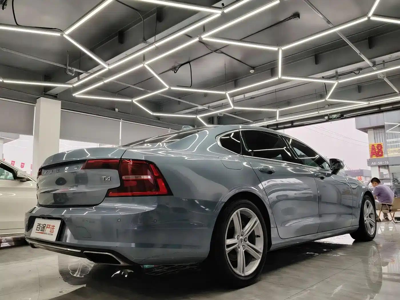 2018 Volvo S90 T4 Smart Edition — миниатюра 6
