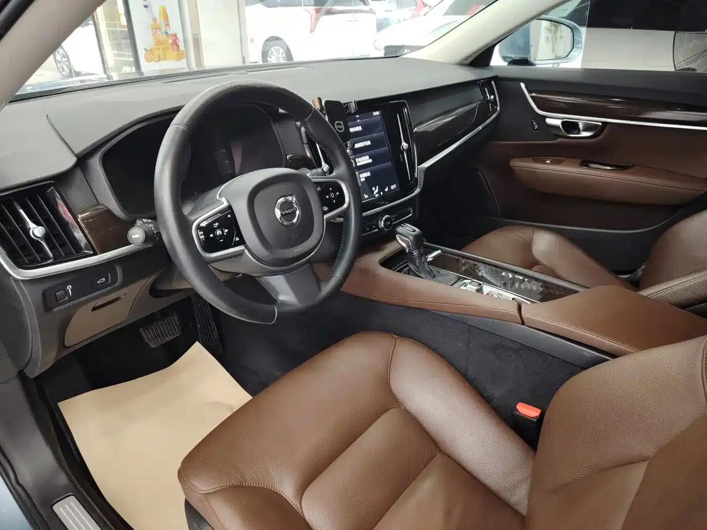 2018 Volvo S90 T4 Smart Edition — миниатюра 9