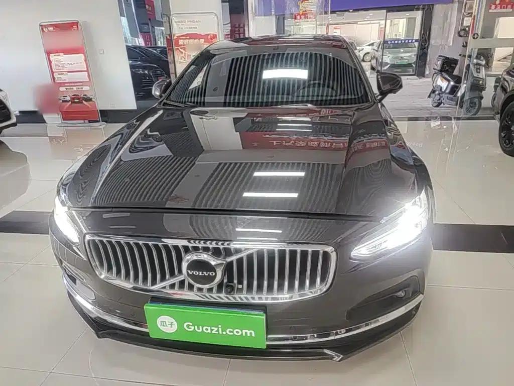 2021 Volvo S90 B5 Smart Luxury Edition — миниатюра 3