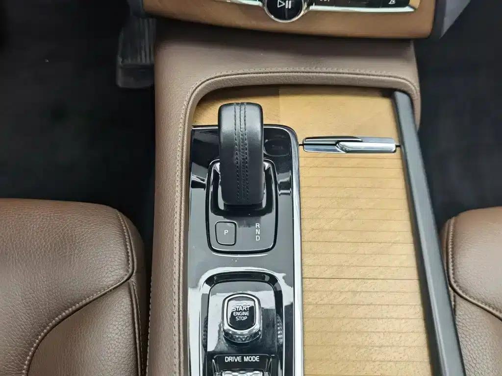 2021 Volvo XC90 B6 Inscription Luxury Edition 7-seater — миниатюра 13