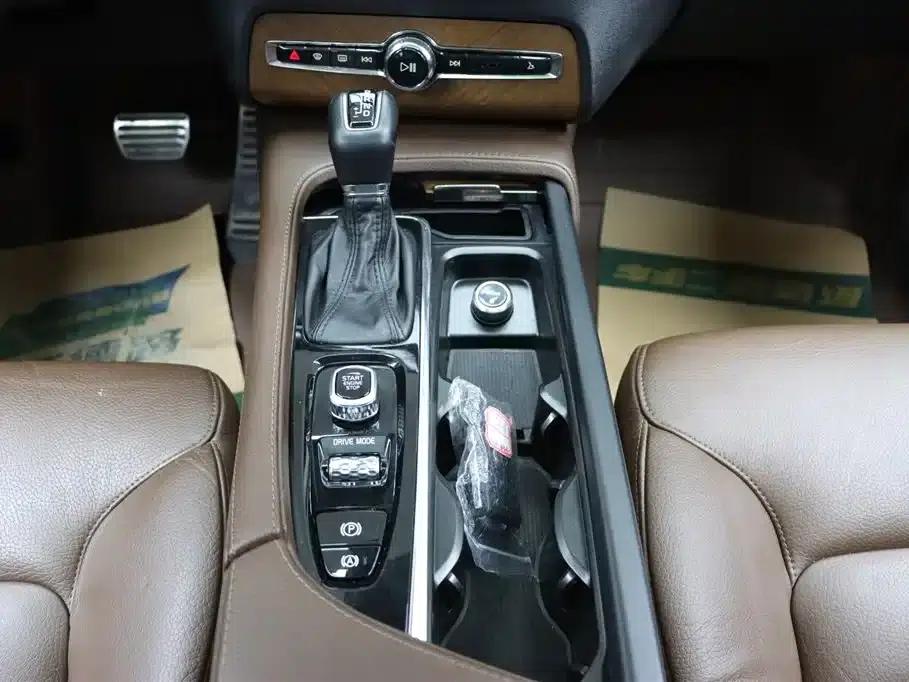 2020 Volvo XC90 Facelift T6 Inscription Luxury Edition 7-Seater — миниатюра 24
